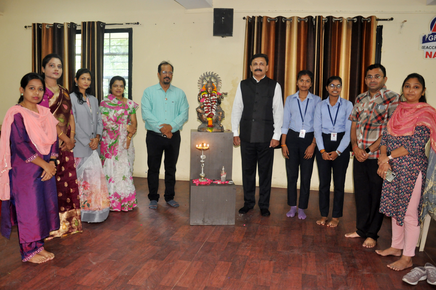 Mahila Din Loin Club