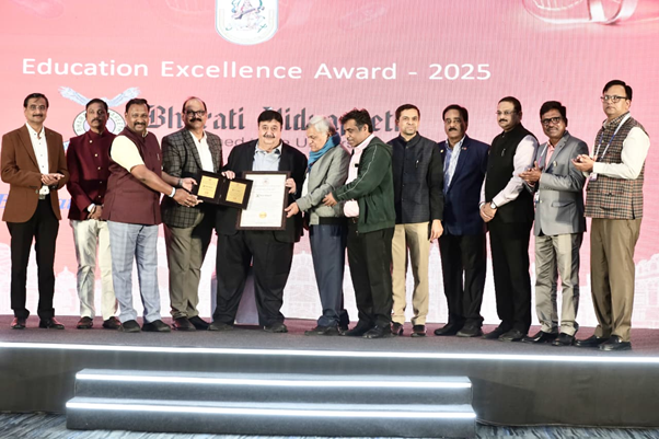 Poona College of Pharmacy received Academic excellence award by APTI (Central) @74th IPC Bangalore