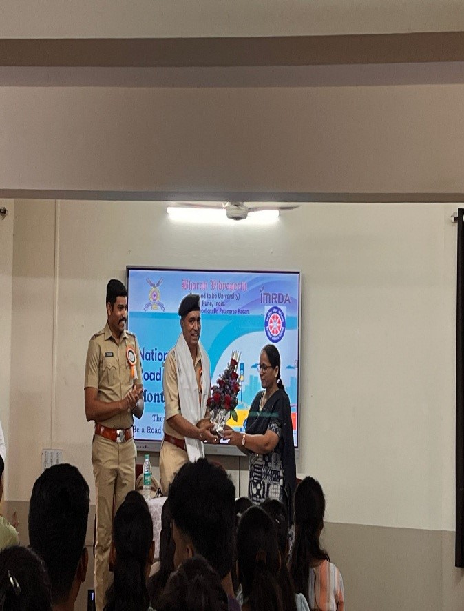 4054imguf_GuestLectureonOccasionofRoadSafetyWeek2